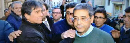 Cuffaro risponde a Grillo: "Ti bacerei anch'io"