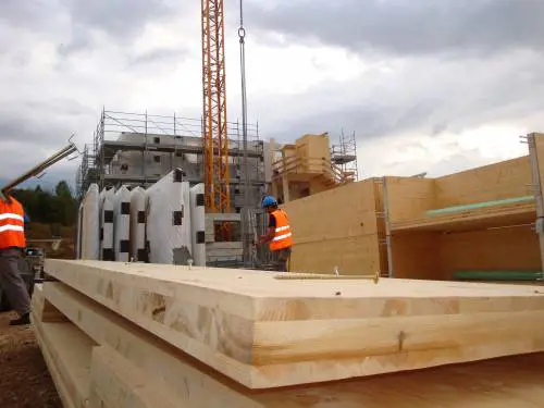 Edifici sicuri e antisismici con le tecnologie del legno