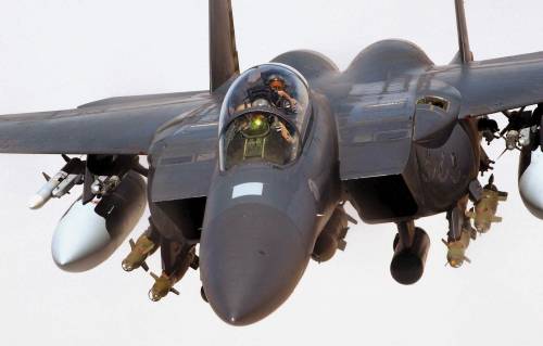 Siria, drone attacca reparti speciali Usa, F-15 abbatte la minaccia