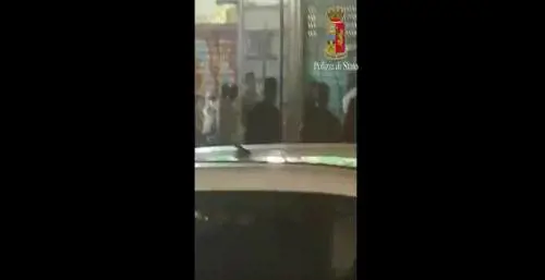 Stazione Termini, preso a morsi e pestato a sangue per un portafogli