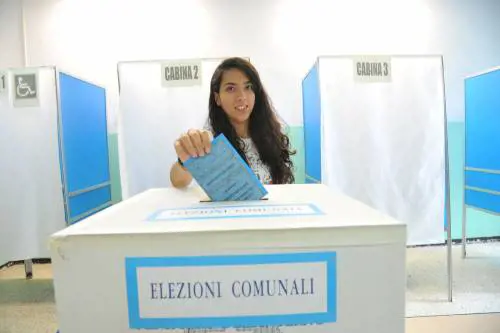 Comunali, 9 milioni di italiani al voto: alle 23 affluenza al 60%