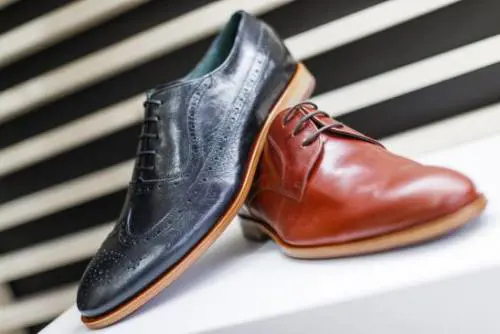 Scarpa da uomo, anche per l'estate torna lo stile