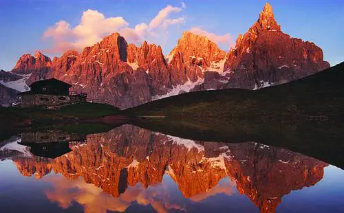 Montagne rosso sangue La frontiera di Righetto arriva al di là del western