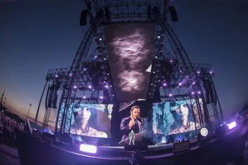 "Da Drake a Luigi Tenco ecco il mio show liquido"