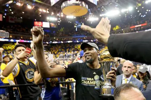 Nba, Durant campione con i Warriors: eletto anche MVP delle Finals