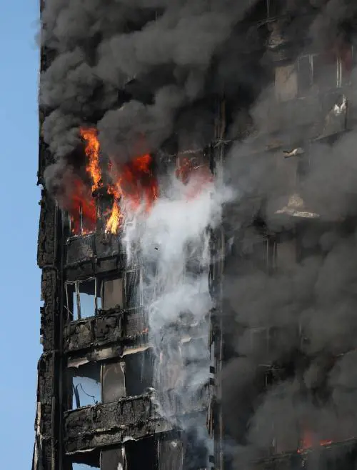 L'ultimo sos di Gloria e Marco: "C'è fumo dappertutto, aiuto"