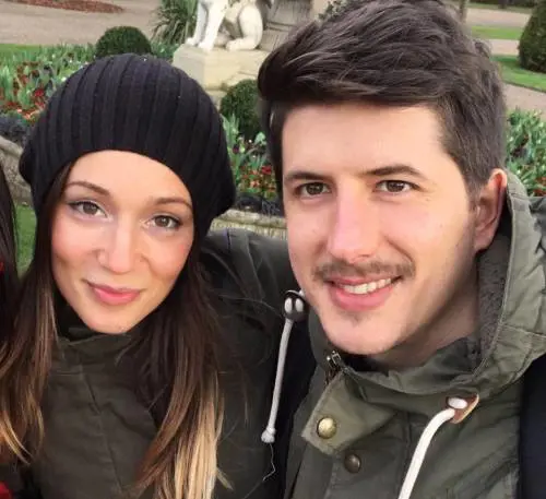 Londra, il papà di Gloria: "Costretta dai pompieri a  restare chiusa nella casa"