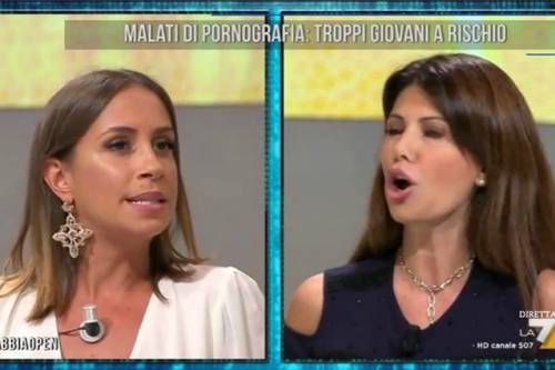 Susanna Messaggio contro Malena: "Una normale non fa i film hard. Hai dei problemi"