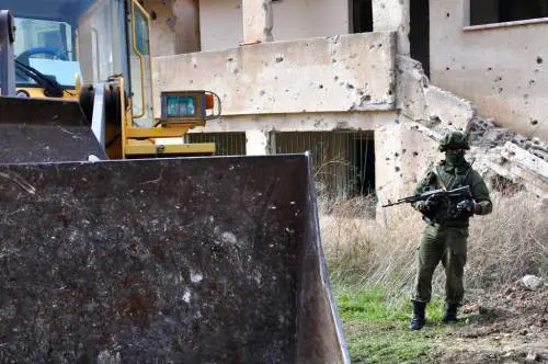 In Siria con i russi a caccia del Califfo