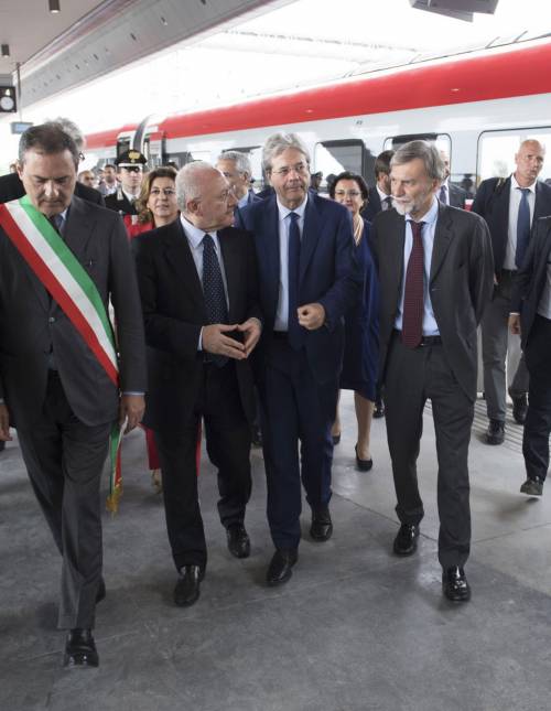 La super stazione di Napoli? Dopo 10 giorni è mezza chiusa
