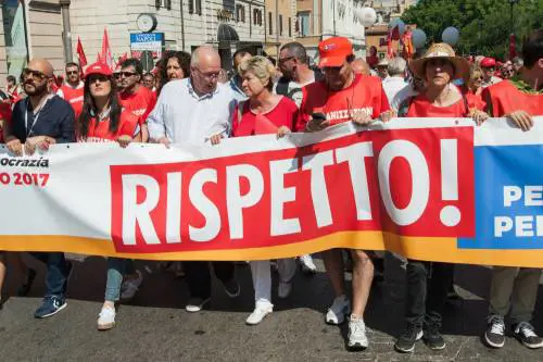 Asse tra Camusso e Bersani per dare la spallata al governo