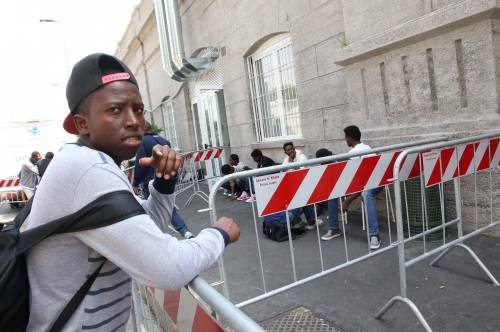 L'Italia gabbata dall'Europa: dovrà tenersi i migranti