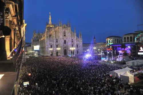 "Maglietta bianca in piazza per battere il terrorismo"