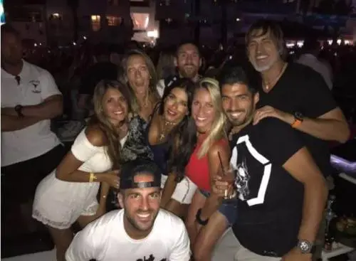 La cena a Ibiza di Messi, Suarez e Fabregas: 37.330 euro in 3