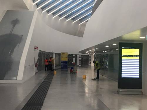 Tav di Afragola, piove nella stazione appena inaugurata