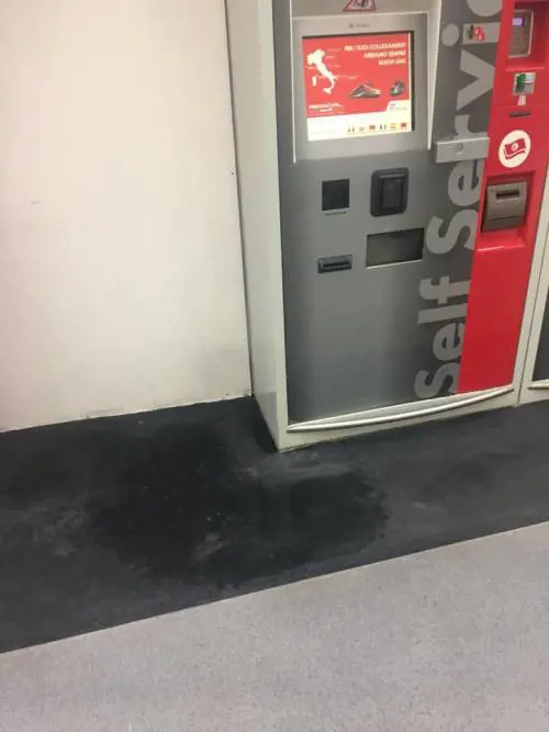 Tav di Afragola, piove nella stazione appena inaugurata