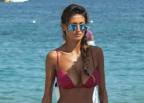 Cristina Buccino hot, vacanze in bikini