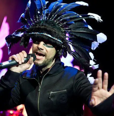 Jamiroquai, concerti rinviati: "Jay Kay deve essere operato"