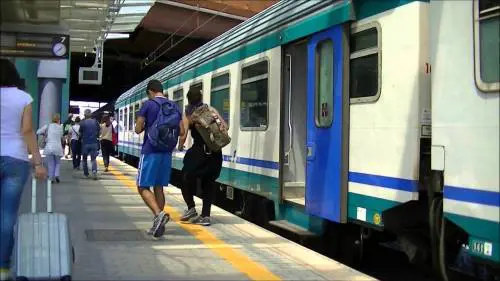 Sassari, capotreno aggredita e palpeggiata sul treno