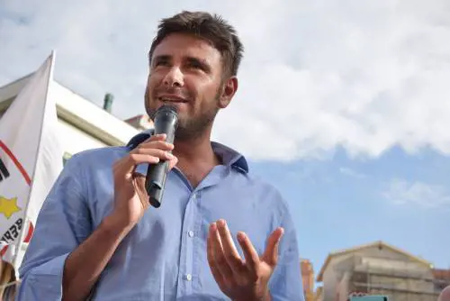 Di Battista attacca Salvini: "Non vota impeachment? Si dimostra un pavido"
