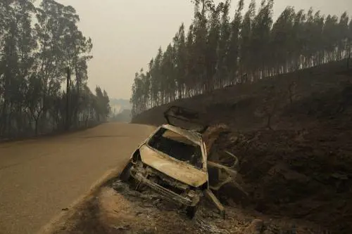 Portogallo in cenere, il rogo continua
