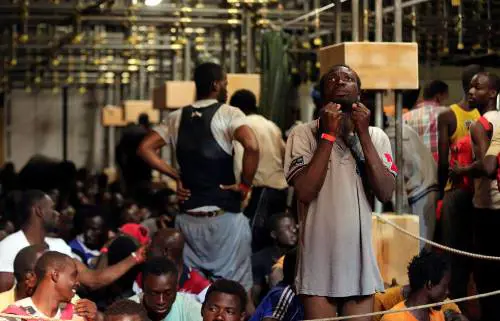 Caos immigrazione, la truffa per chi affitta casa sul web