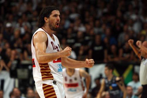 Venezia in delirio per lo scudetto del basket Il titolo torna in laguna dopo 74 anni d'attesa