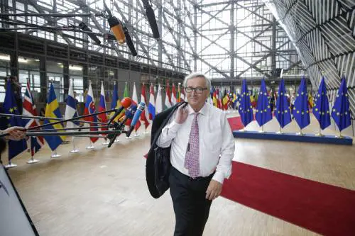 Brexit, Juncker risponde alla May: "Offerta non è sufficiente"
