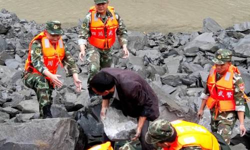 Cina, frana seppellisce un villaggio: 140 dispersi