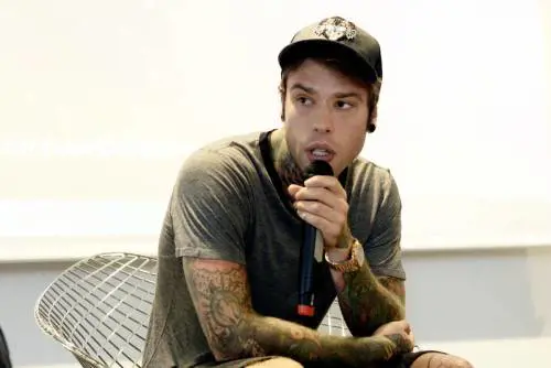 Fedez: "Ho provato qualsiasi tipo di droga, tranne l'eroina"