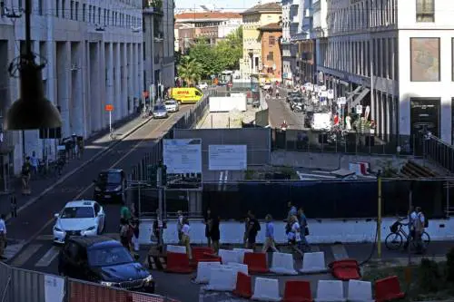 "San Babila, ecco le bugie di Palazzo Marino"