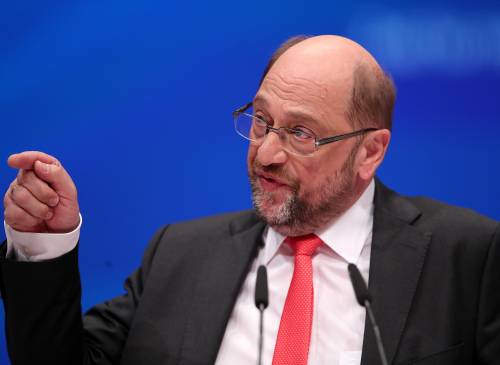 Germania, Schulz ora tenta di resistere. Ma l'Spd punta all'alleanza con la Merkel