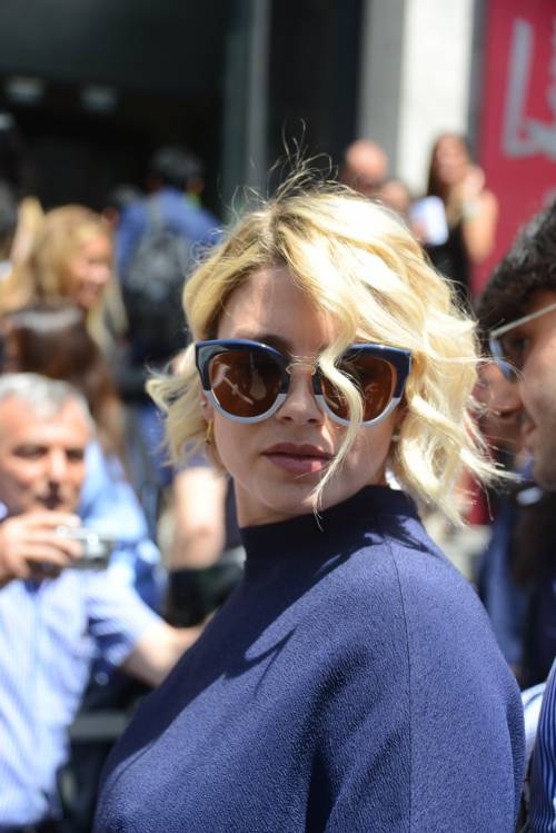 Abito sexy per Emma Marrone alla sfilata di Ferragamo