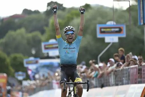 Ciclismo, il Tricolore parla sardo: trionfo di Fabio Aru