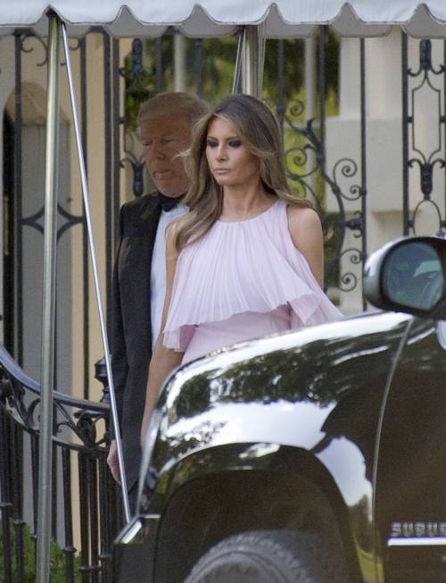 Melania in rosa incanta tutti al matrimonio del segretario Munchin