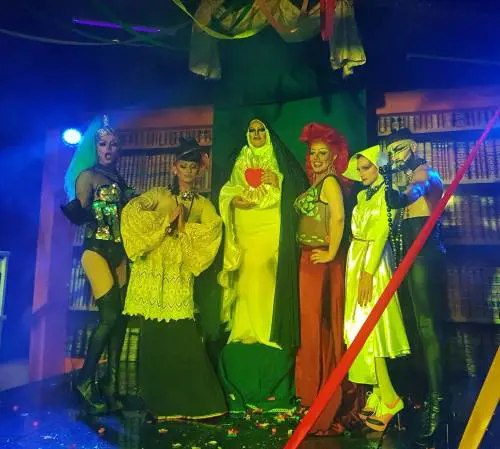 Il Gay Pride sfida le istituzioni. Così sfregiano (ancora) la Madonna