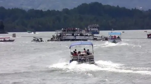 Nove morti nel naufragio di un traghetto per turisti in Colombia