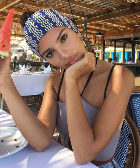 Emily Ratajkowski e la sua estate bollente in Italia