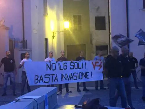 Mantova, blitz dell'estrema destra contro lo ius soli