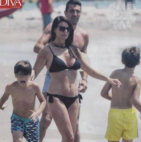 Le vacanze in famiglia di Buffon e la D'Amico: "I nostri figli sono caciaroni"
