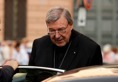 Pedofilia, cardinale Pell respinge accuse: "Sono innocente, mi difenderò in tribunale"