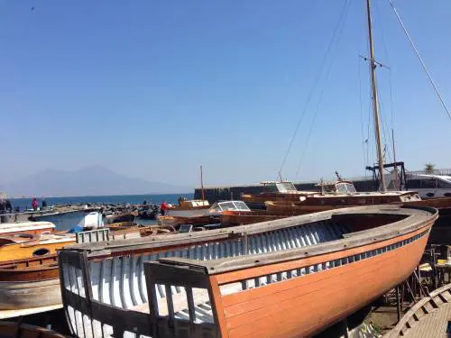 Il gozzo, nave simbolo di Napoli
