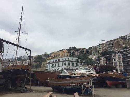 Napoli, il porto e il quartiere Mercato