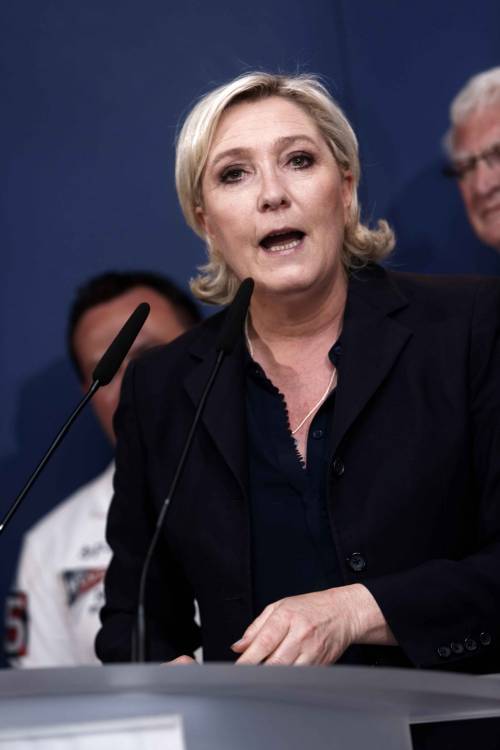Per Marine Le Pen l'uscita dall'euro "non è più una priorità"
