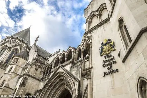 Non solo Charlie, a Londra un altro bambino rischia di morire
