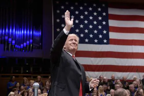 "Abbiamo le carte su Hillary", "I love it". Ecco la mail dei russi a Trump Jr