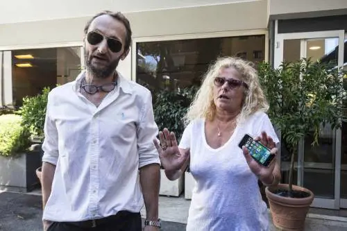 I figli di Villaggio: "Padre assente, ma poi abbiamo recuperato il rapporto"