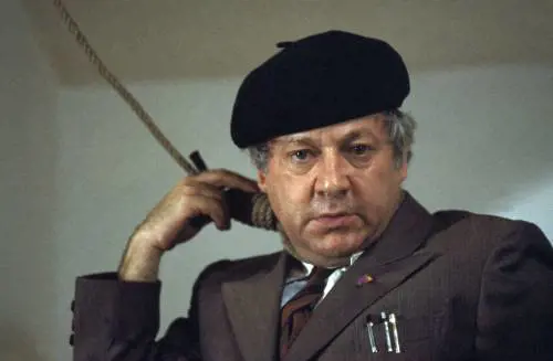 Quel bisogno di sfondare nella grafia di Paolo Villaggio