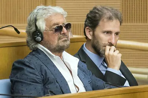Rousseau va di nuovo in tilt: parlamentarie chiuse alle 17