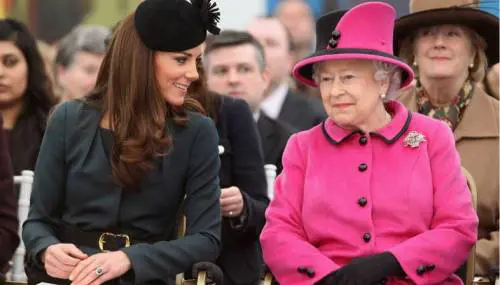 Kate Middleton, Elisabetta II maestra di stile